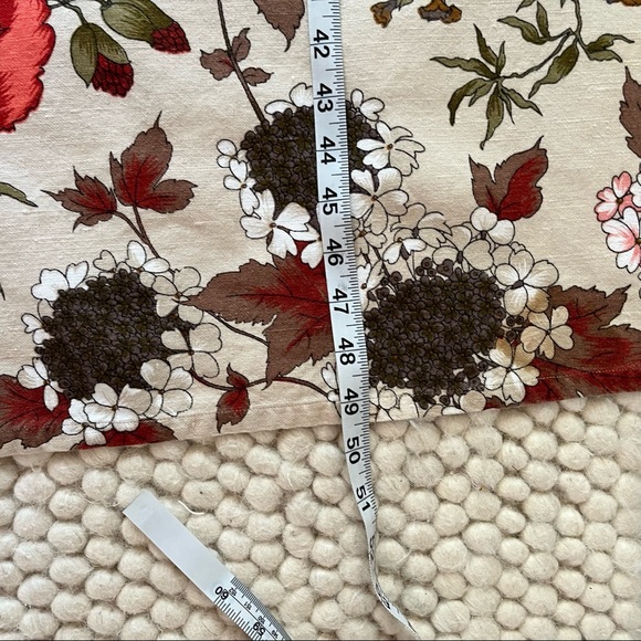 Moygashel Floral Fabric 49.5” x 49” - Picture 10 of 16